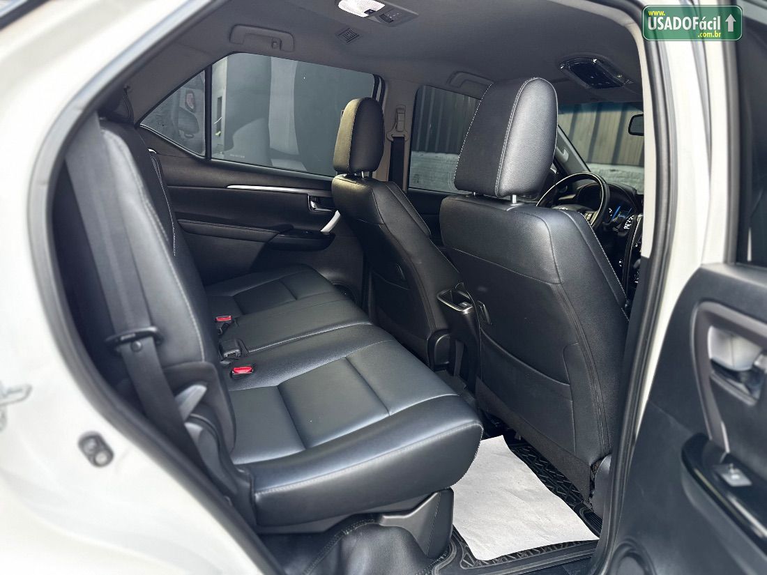 Toyota Hilux SW4 SRV 4x2 2.7 Automático Flex 2021/2021 — foto 12 de 23