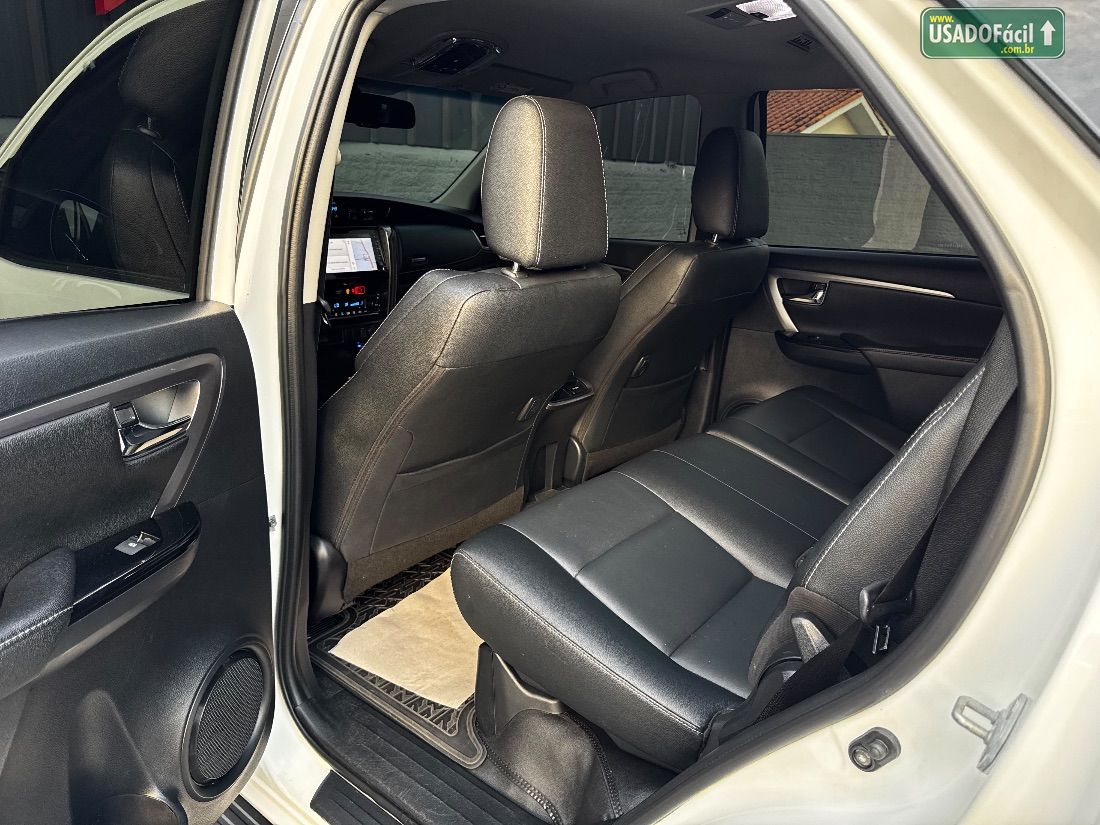Toyota Hilux SW4 SRV 4x2 2.7 Automático Flex 2021/2021 — foto 13 de 23