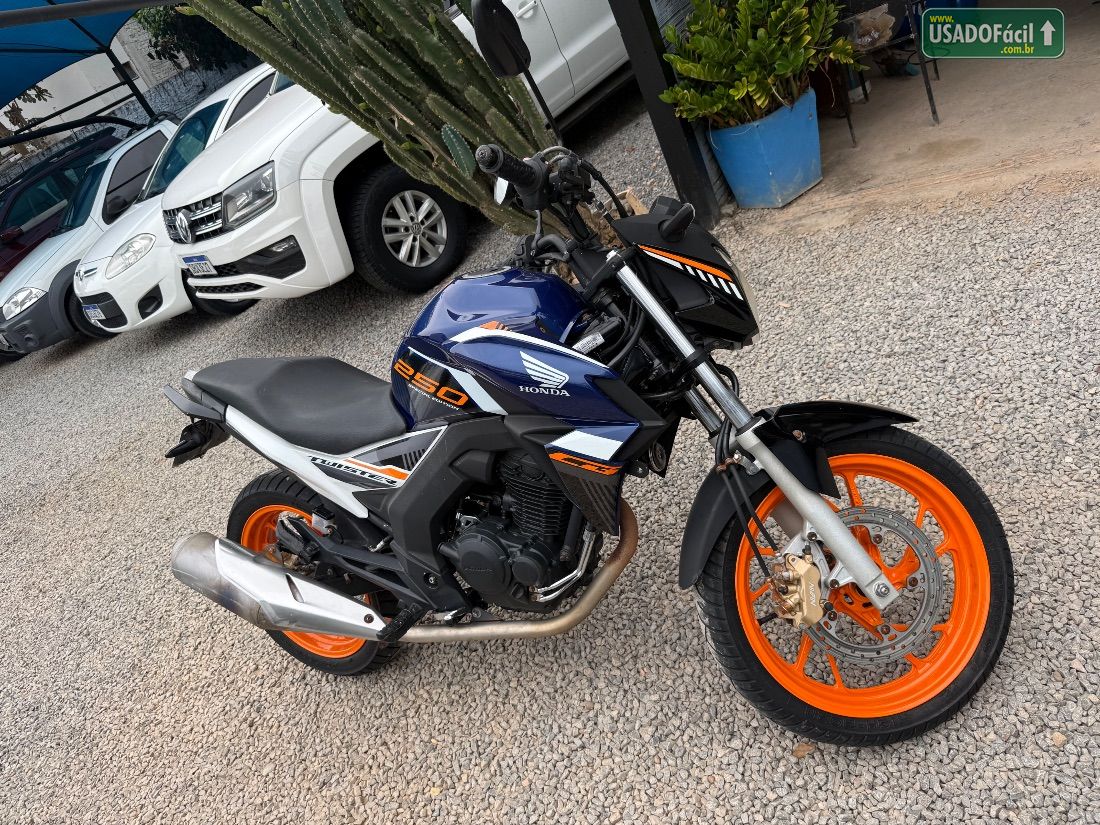 Honda CB 250 Twister 2020/2020 — foto 4 de 5
