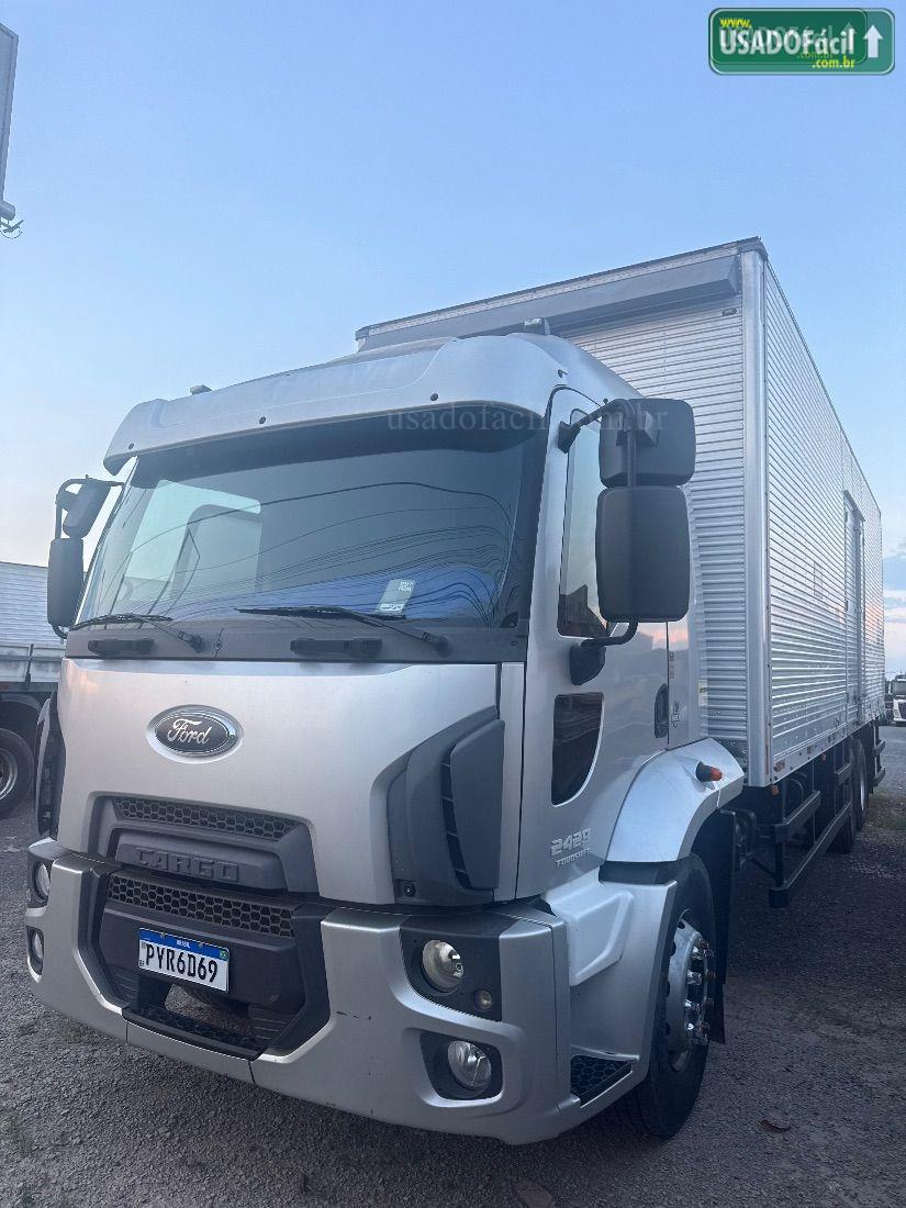 FORD Cargo 2429 E 6x2 Turbo 2P Diesel E5 2016/2017 — foto 2 de 5