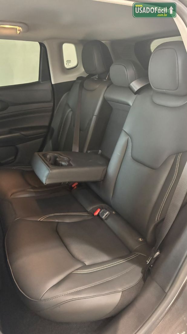 Jeep Compass Longitude Night Eagle 1.3 4x2 Automático Flex 2025/2026 — foto 9 de 15