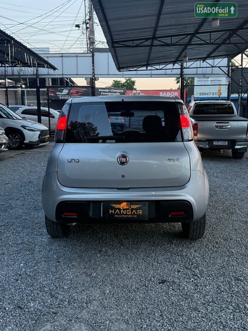 Fiat Uno Drive 1.0 Flex 5P 2017/2018 — foto 9 de 10