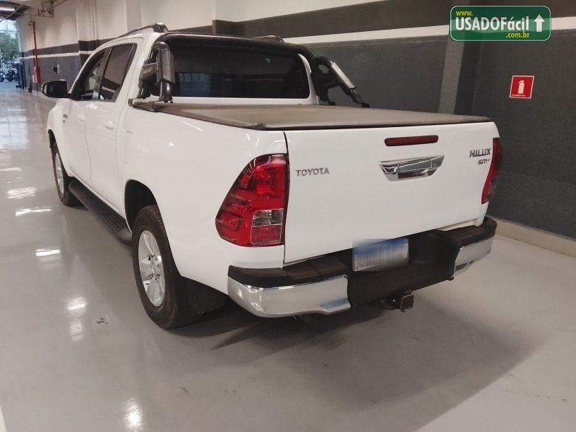 Toyota Hilux SRV CD 2.7 4x4 Automático Flex 2017/2017 — foto 4 de 9