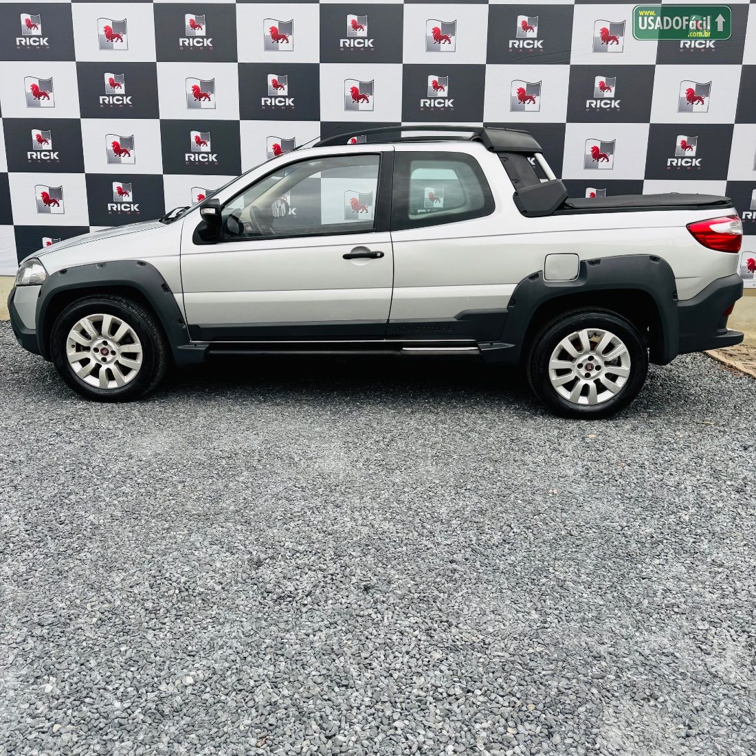 Fiat Strada Adventure CD 1.8 Dualogic Flex 2013/2014 — foto 10 de 23