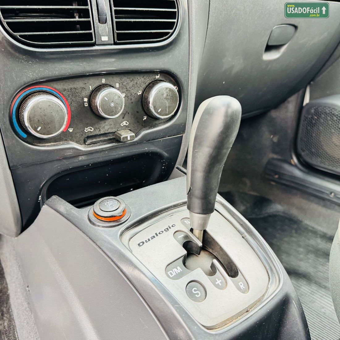 Fiat Strada Adventure CD 1.8 Dualogic Flex 2013/2014 — foto 17 de 23