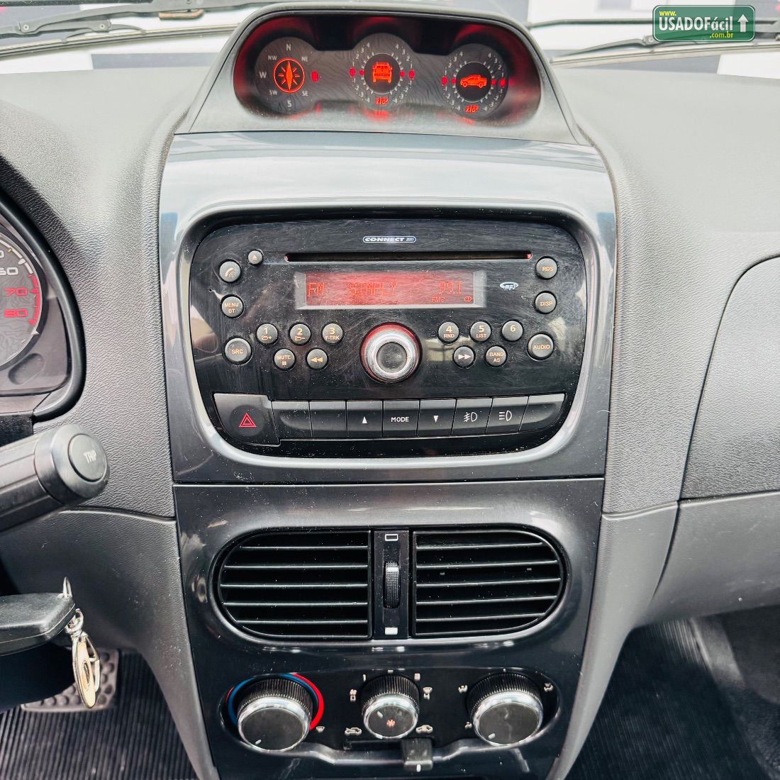 Fiat Strada Adventure CD 1.8 Dualogic Flex 2013/2014 — foto 19 de 23