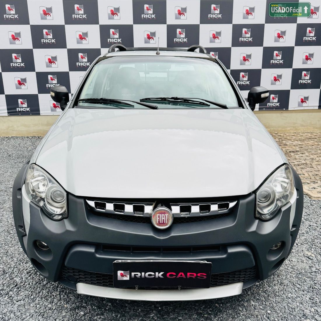 Fiat Strada Adventure CD 1.8 Dualogic Flex 2013/2014 — foto 2 de 23