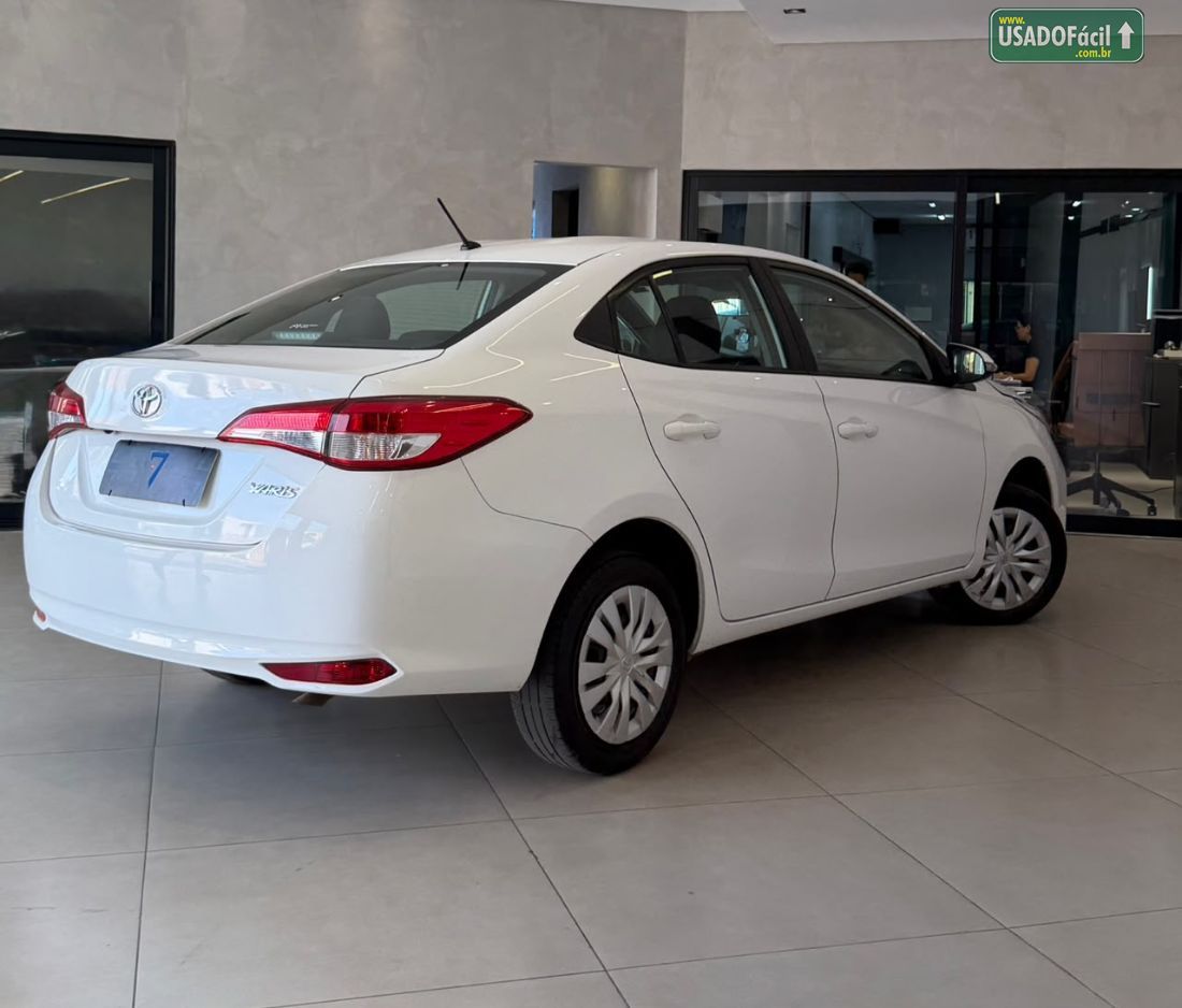 Toyota Yaris Sedan XL 1.5 Automático Flex 2023/2024 — foto 6 de 14