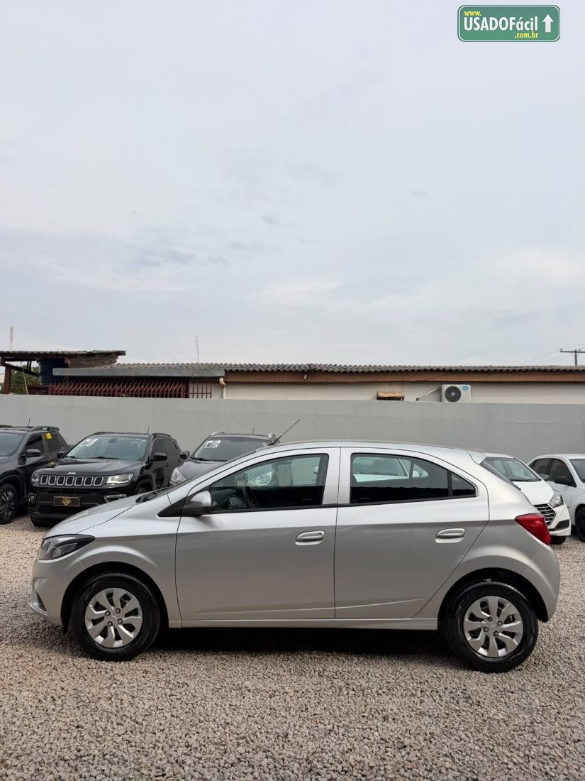 CHEVROLET/GM Onix Hatch LT 1.0 Mecânico Flex 2017/2017 — foto 2 de 11