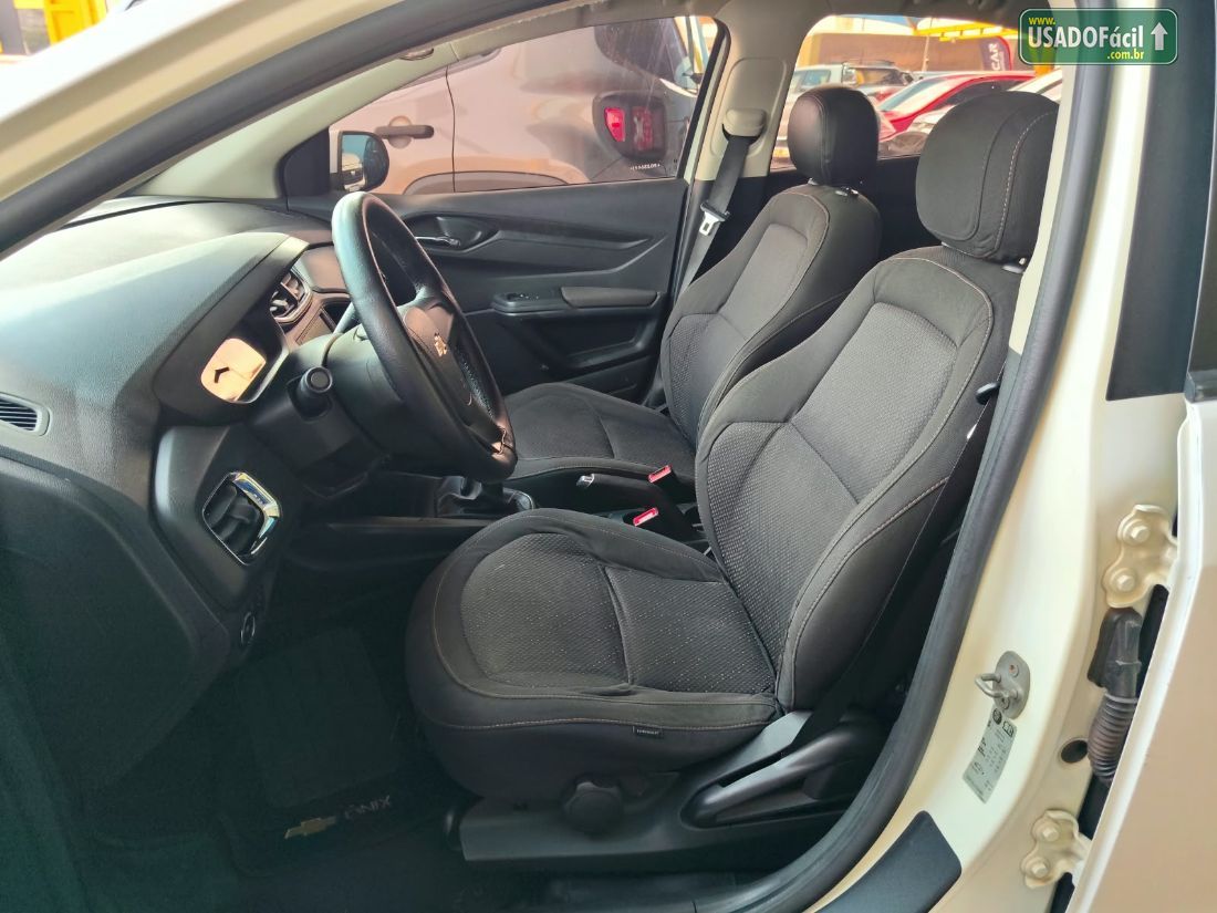 CHEVROLET/GM Onix Hatch LTZ 1.4 Mecânico Flex 2014/2015 — foto 6 de 8