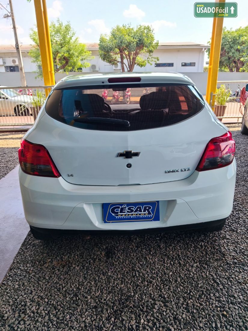 CHEVROLET/GM Onix Hatch LTZ 1.4 Mecânico Flex 2014/2015 — foto 8 de 8