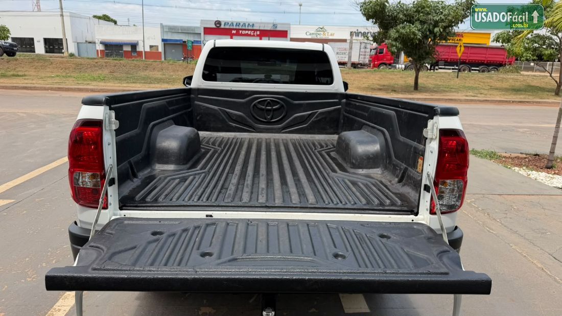 Toyota Hilux CS 4x4 2.8 TDI Automático Diesel 2025/2026 — foto 10 de 11