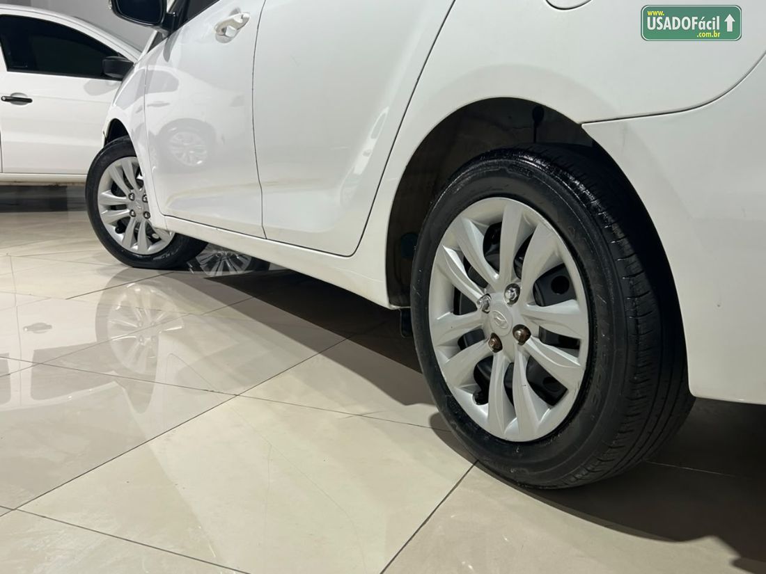 Hyundai HB20S Sedan Comfort Plus 1.0 Mecânico Flex 2017/2018 — foto 9 de 22