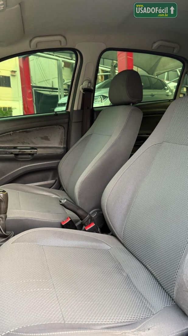 Volkswagen Voyage Comfortline I Motion 1.6 Total Flex 2011/2012 — foto 16 de 17