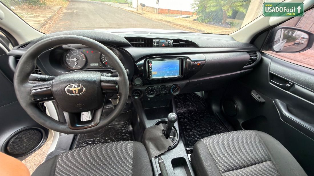 Toyota Hilux CS 4x4 2.8 TDI Mecânico Diesel 2018/2018 — foto 11 de 17