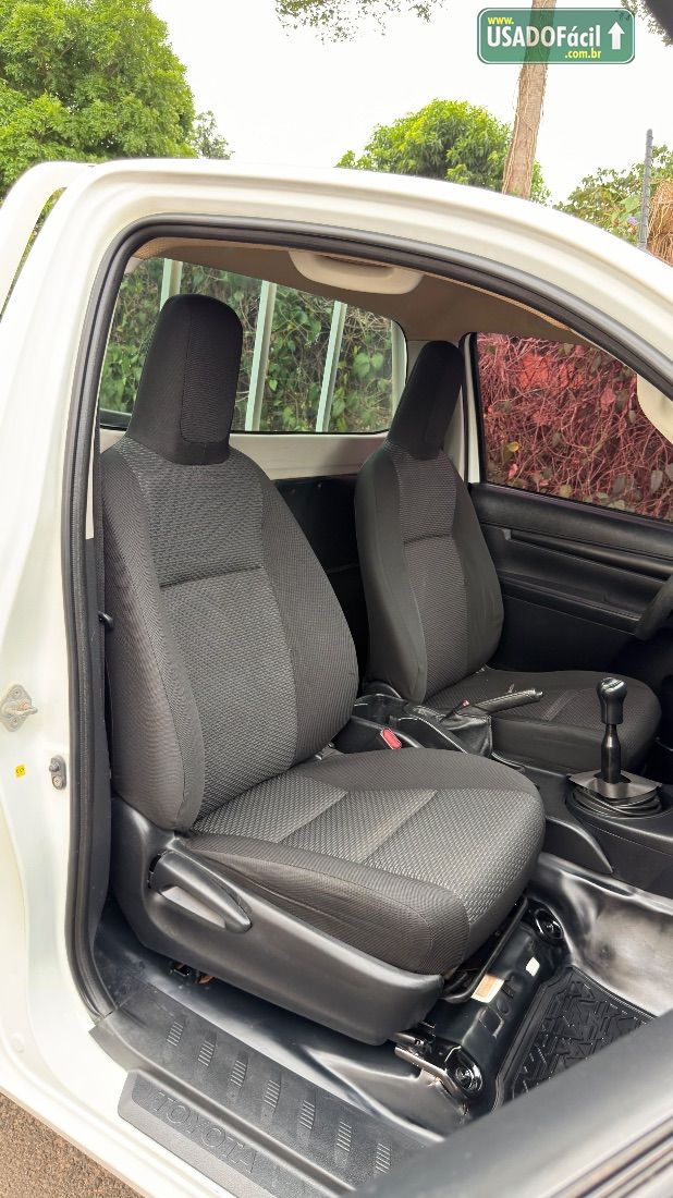 Toyota Hilux CS 4x4 2.8 TDI Mecânico Diesel 2018/2018 — foto 15 de 17