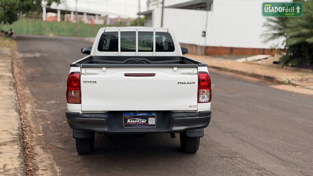 Toyota Hilux CS 4x4 2.8 TDI Mecânico Diesel 2018/2018 — foto 2 de 17