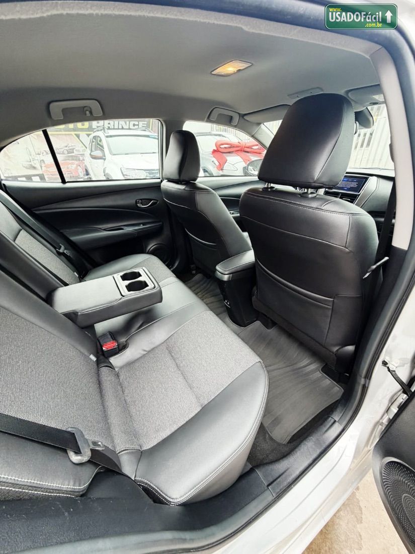 Toyota Yaris Sedan XS 1.5 Automático Flex 2023/2024 — foto 6 de 9