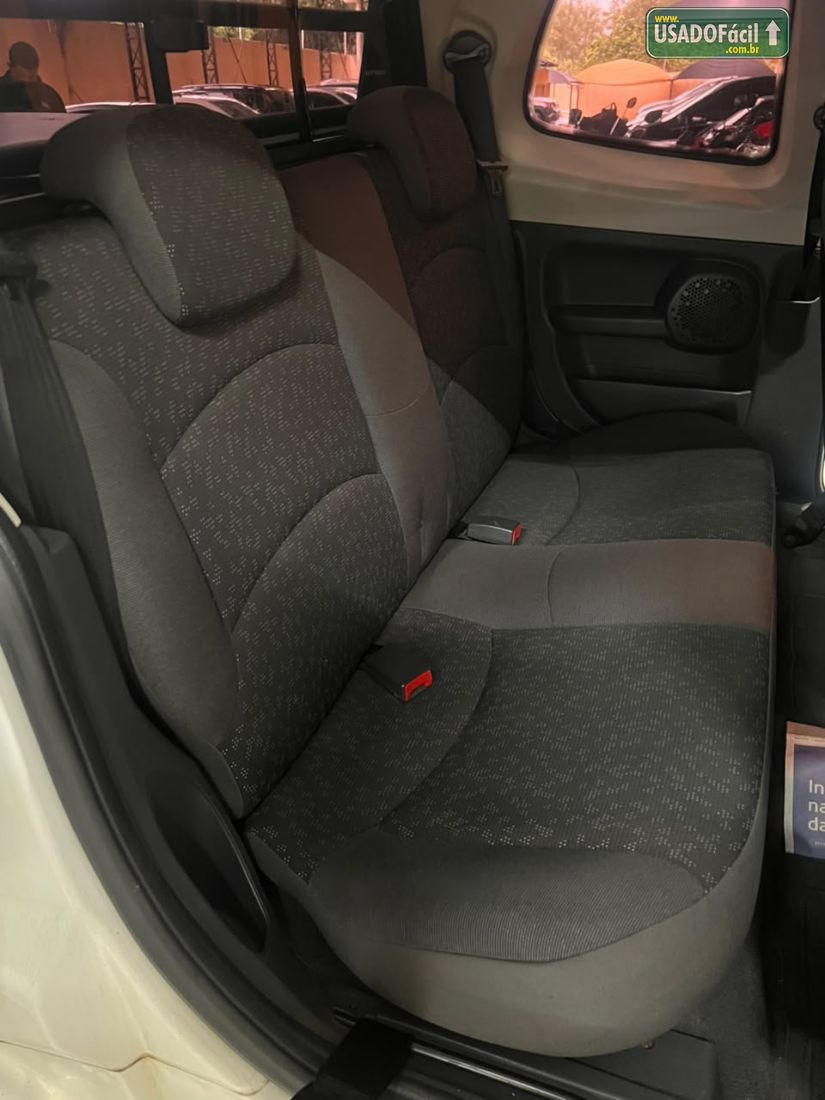 Fiat Strada Trekking CD 1.6 Flex 2016/2016 — foto 14 de 16
