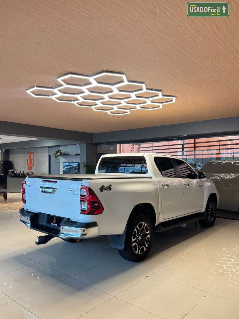 Toyota Hilux SRX CD 2.8 4x4 TDI Automático Diesel 2024/2025 — foto 7 de 14
