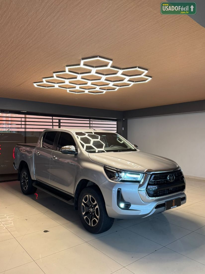 Toyota Hilux SRX CD 2.8 4x4 TDI Automático Diesel 2023/2023 — foto 3 de 12