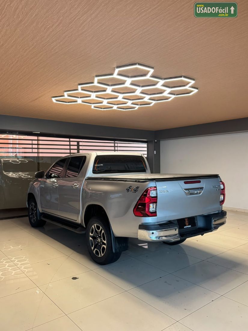 Toyota Hilux SRX CD 2.8 4x4 TDI Automático Diesel 2023/2023 — foto 4 de 12