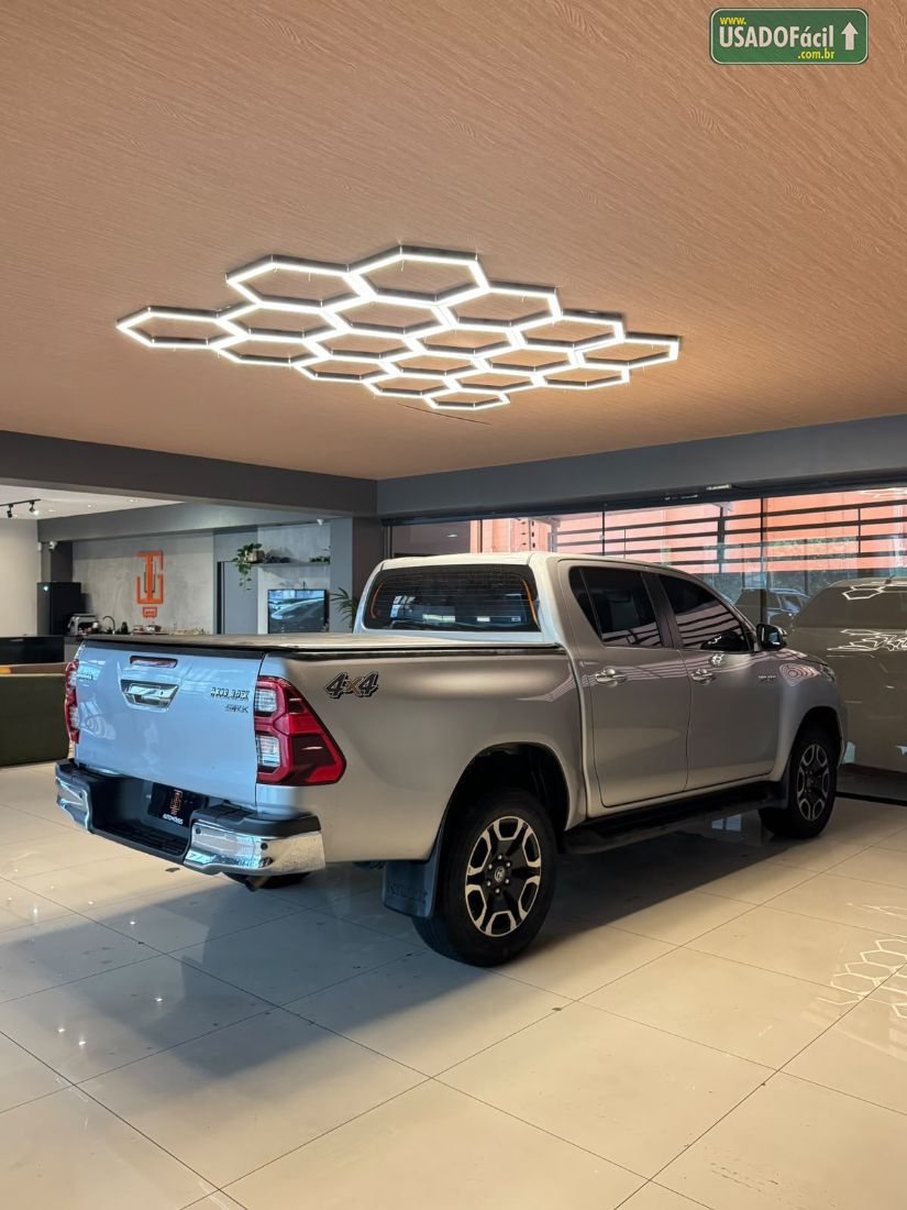 Toyota Hilux SRX CD 2.8 4x4 TDI Automático Diesel 2023/2023 — foto 6 de 12