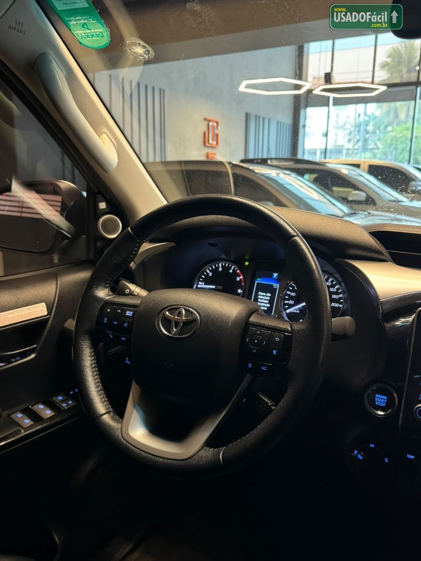 Toyota Hilux SRX CD 2.8 4x4 TDI Automático Diesel 2023/2023 — foto 8 de 12
