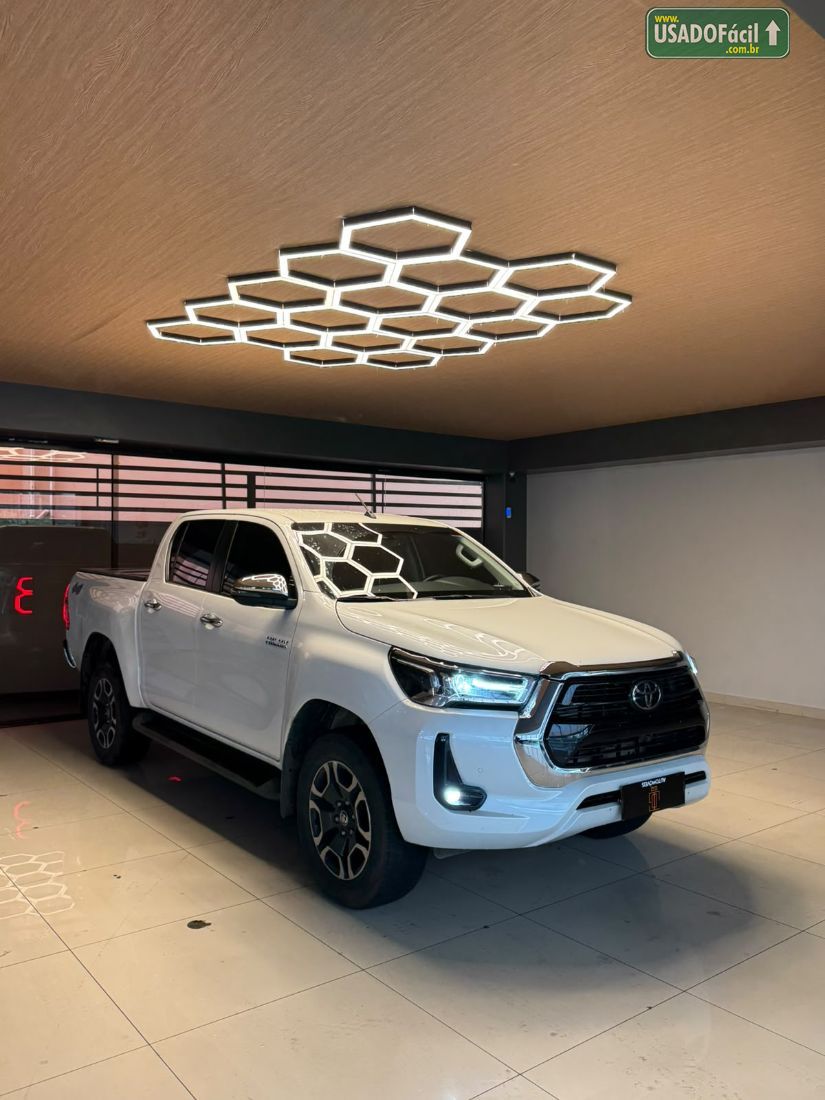 Toyota Hilux SRX CD 2.8 4x4 TDI Automático Diesel 2025/2026 — foto 3 de 13