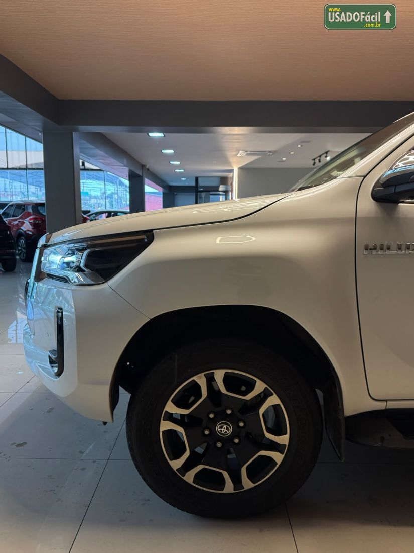 Toyota Hilux SRX CD 2.8 4x4 TDI Automático Diesel 2025/2026 — foto 4 de 13