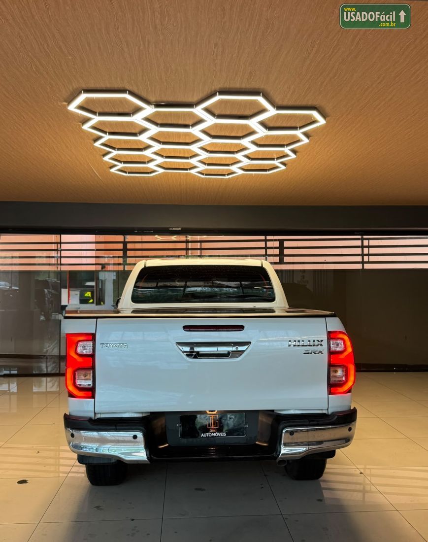 Toyota Hilux SRX CD 2.8 4x4 TDI Automático Diesel 2025/2026 — foto 6 de 13