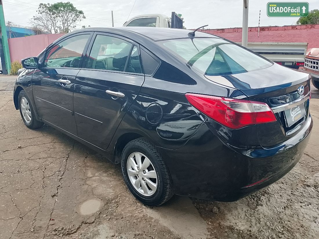 Hyundai HB20S Sedan Comfort Plus 1.6 Automático Flex 2013/2014 — foto 2 de 10