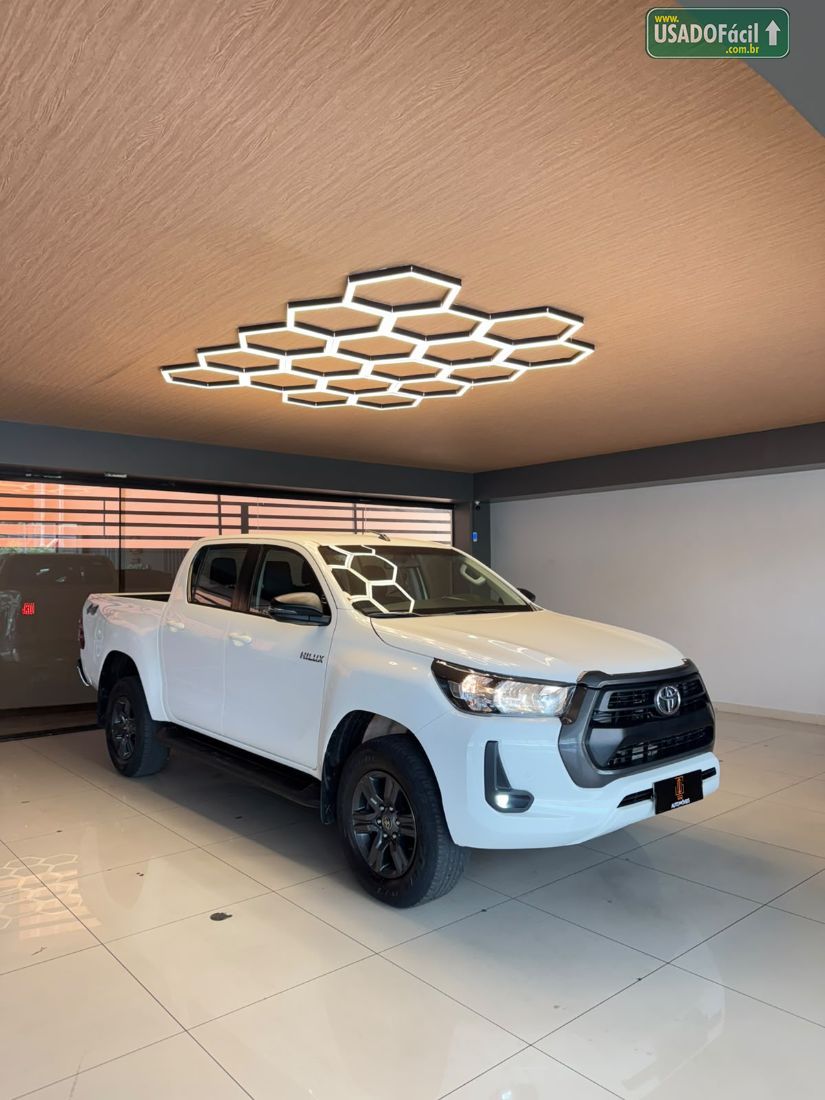 Toyota Hilux SR CD 2.8 4X4 TDI Automático Diesel 2023/2024 — foto 3 de 13