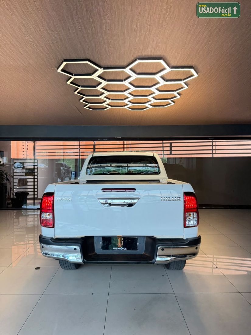 Toyota Hilux SR CD 2.8 4X4 TDI Automático Diesel 2023/2024 — foto 6 de 13
