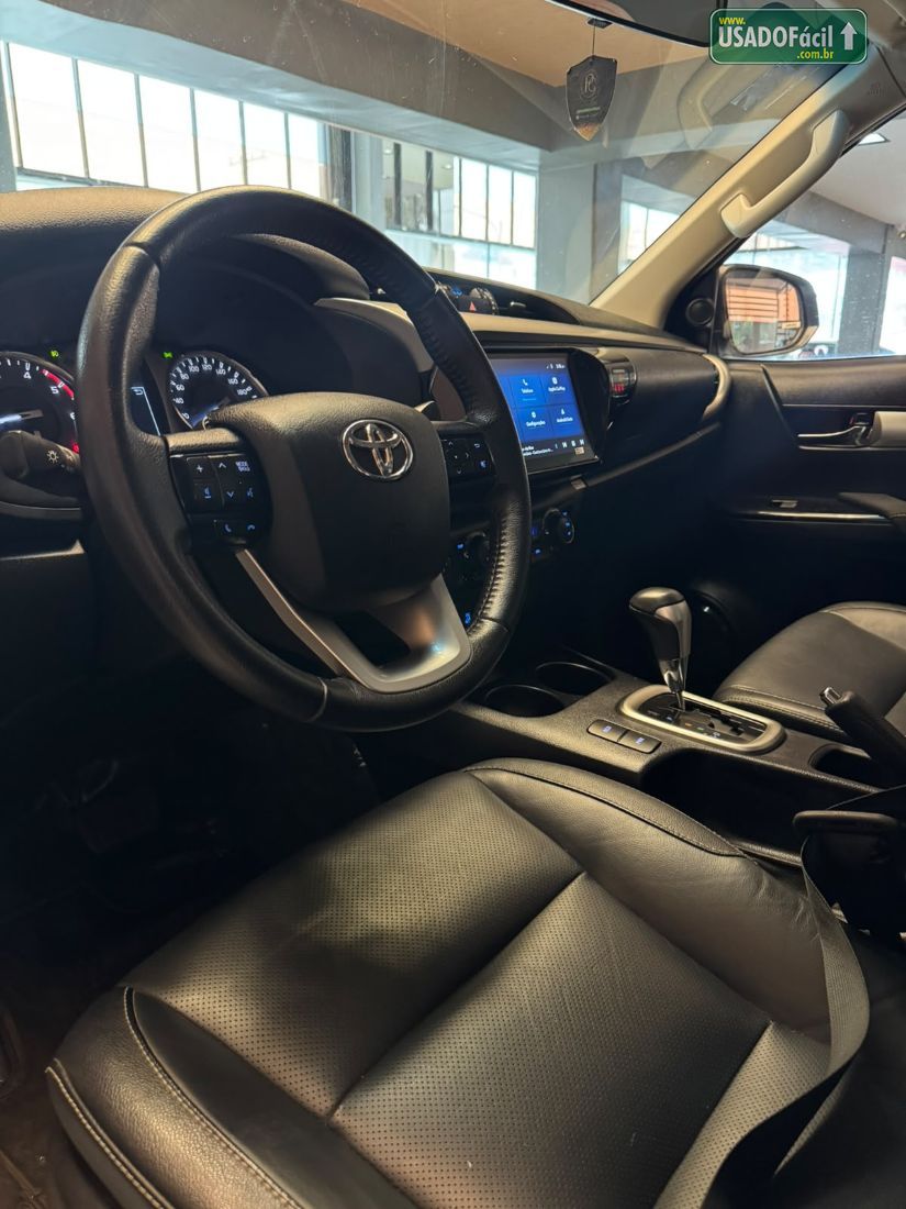 Toyota Hilux SR CD 2.8 4X4 TDI Automático Diesel 2023/2024 — foto 8 de 13