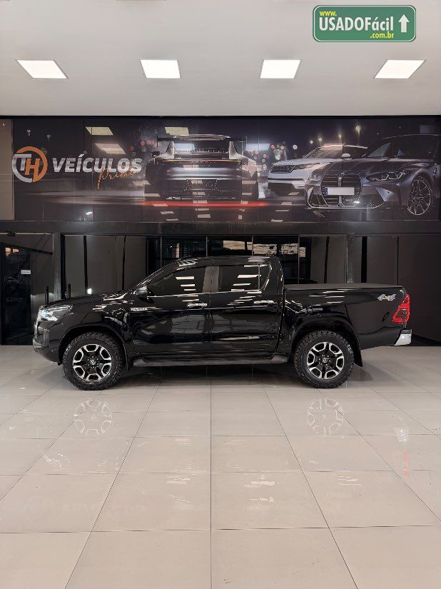 Toyota Hilux SRX CD 2.8 4x4 TDI Automático Diesel 2023/2024 — foto 3 de 18