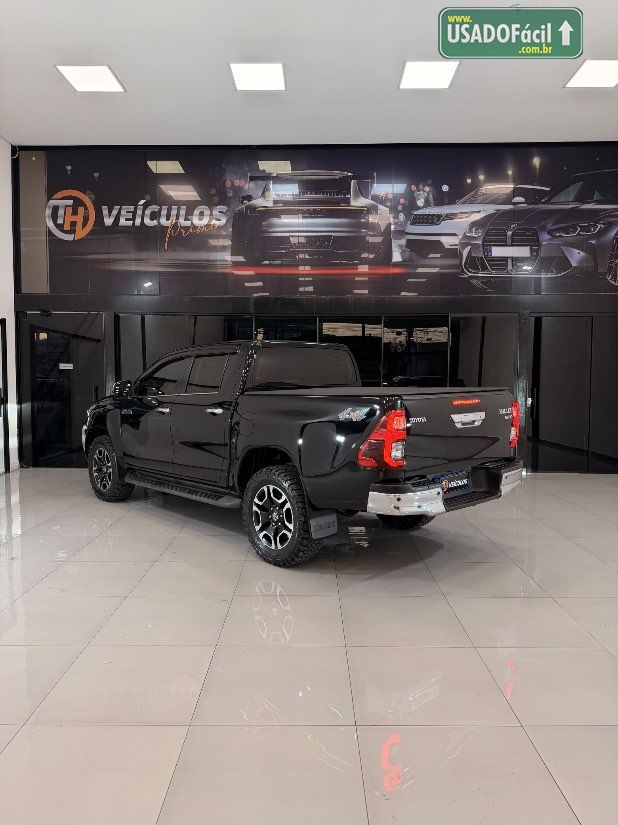 Toyota Hilux SRX CD 2.8 4x4 TDI Automático Diesel 2023/2024 — foto 4 de 18