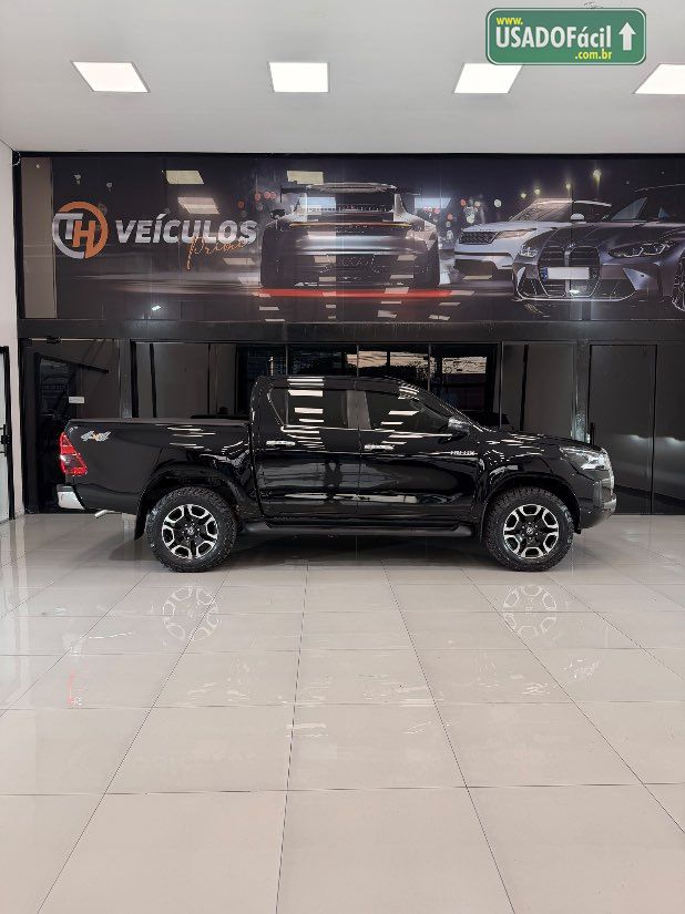 Toyota Hilux SRX CD 2.8 4x4 TDI Automático Diesel 2023/2024 — foto 8 de 18