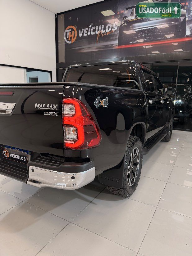 Toyota Hilux SRX CD 2.8 4x4 TDI Automático Diesel 2023/2024 — foto 9 de 18