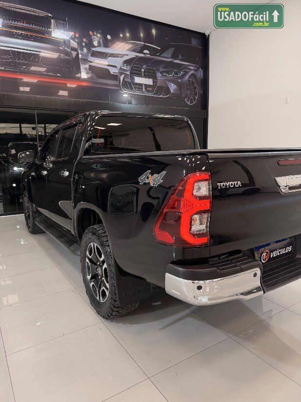 Toyota Hilux SRX CD 2.8 4x4 TDI Automático Diesel 2023/2024 — foto 10 de 18