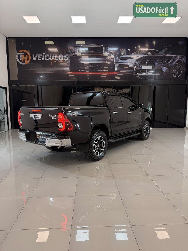 Toyota Hilux SRX CD 2.8 4x4 TDI Automático Diesel 2023/2024 — foto 11 de 18
