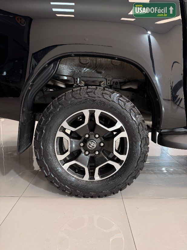 Toyota Hilux SRX CD 2.8 4x4 TDI Automático Diesel 2023/2024 — foto 14 de 18