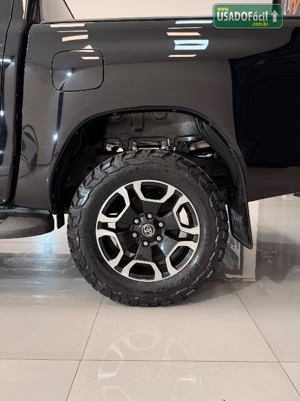 Toyota Hilux SRX CD 2.8 4x4 TDI Automático Diesel 2023/2024 — foto 15 de 18