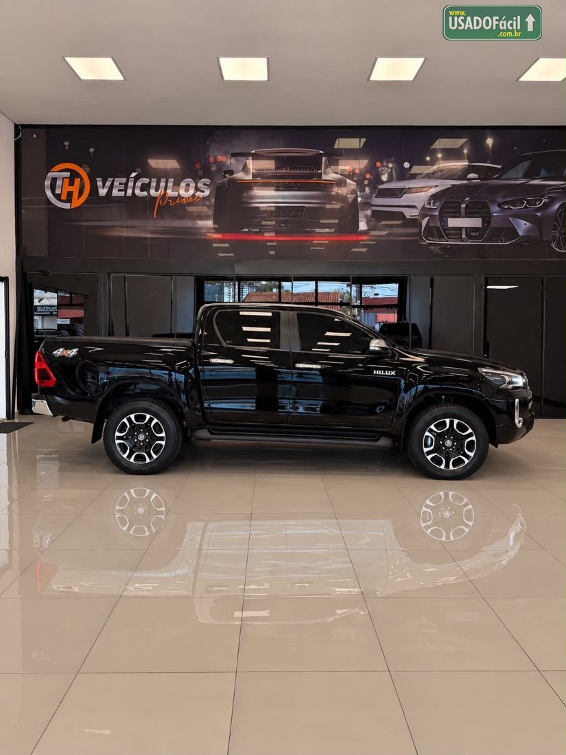 Toyota Hilux SRX CD 2.8 4x4 TDI Automático Diesel 2023/2024 — foto 3 de 7