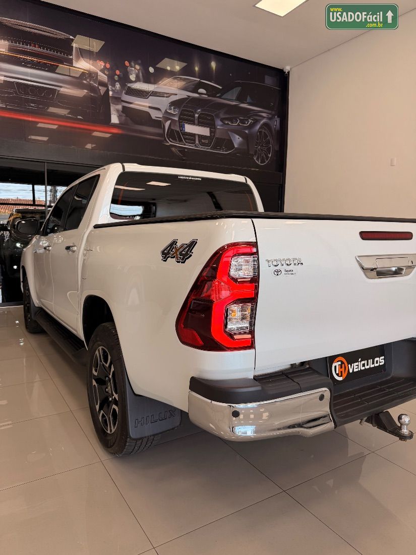 Toyota Hilux SRX CD 2.8 4x4 TDI Automático Diesel 2025/2025 — foto 13 de 17