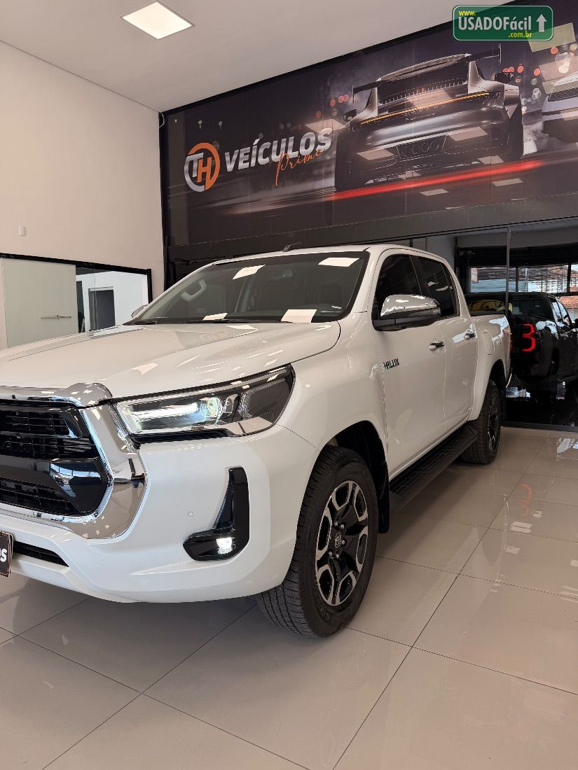 Toyota Hilux SRX CD 2.8 4x4 TDI Automático Diesel 2025/2025 — foto 14 de 17