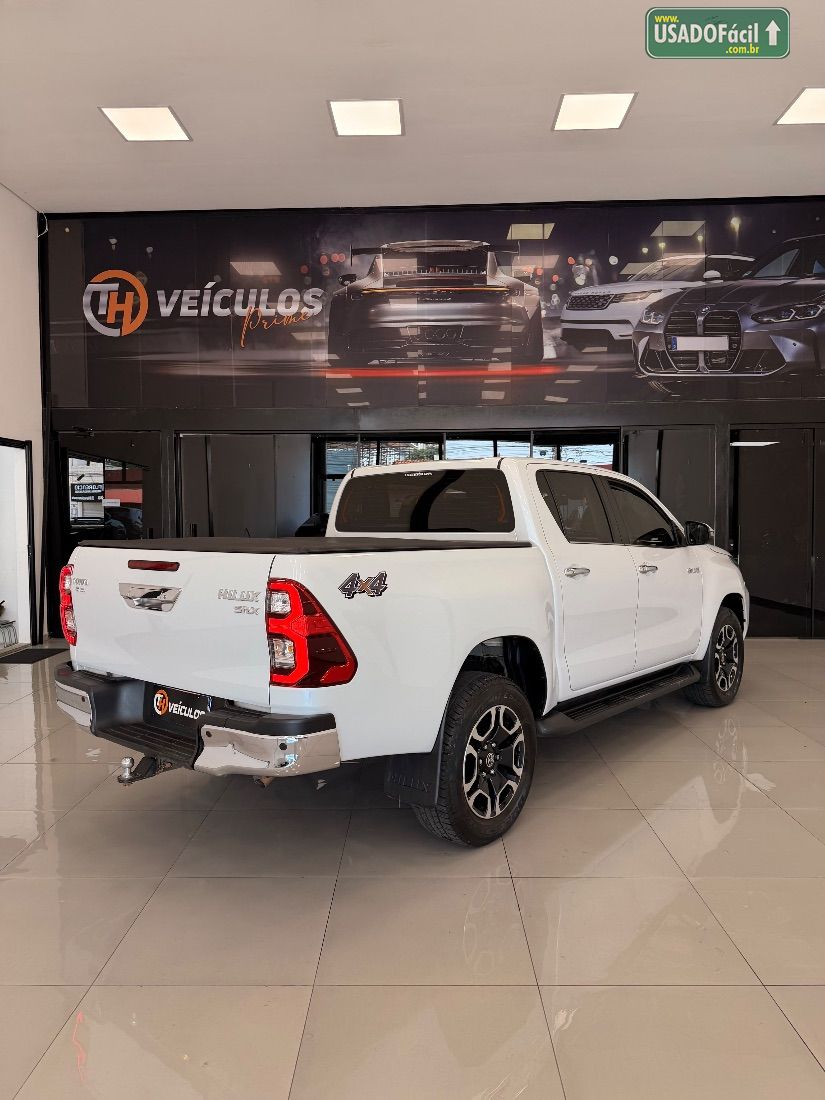 Toyota Hilux SRX CD 2.8 4x4 TDI Automático Diesel 2025/2025 — foto 16 de 17