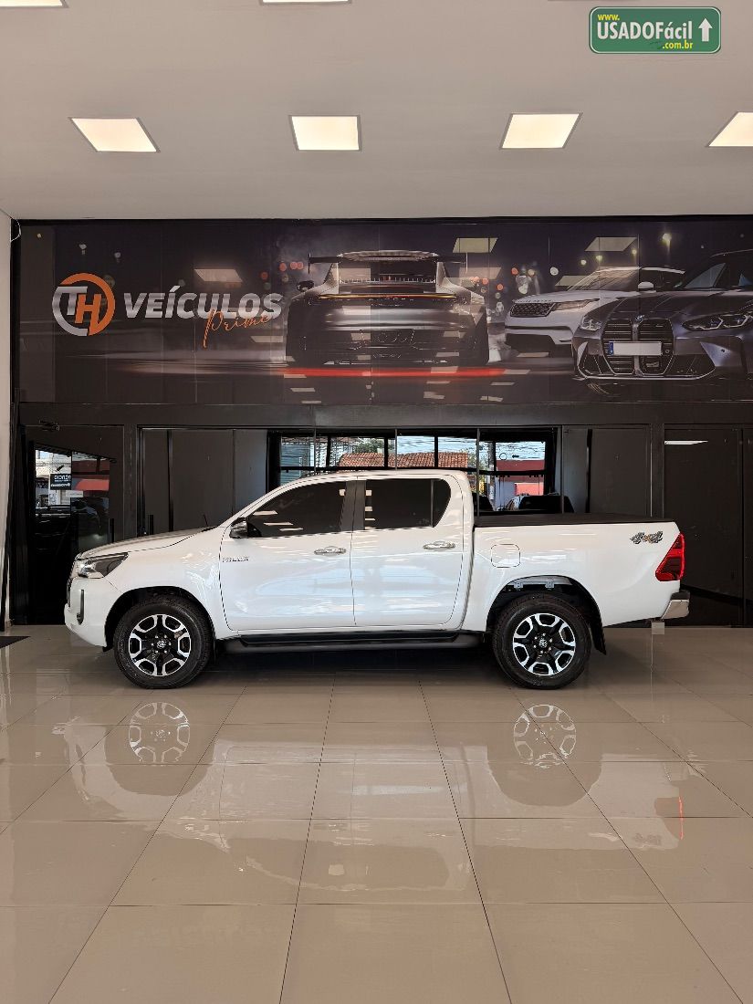 Toyota Hilux SRX CD 2.8 4x4 TDI Automático Diesel 2025/2025 — foto 4 de 17