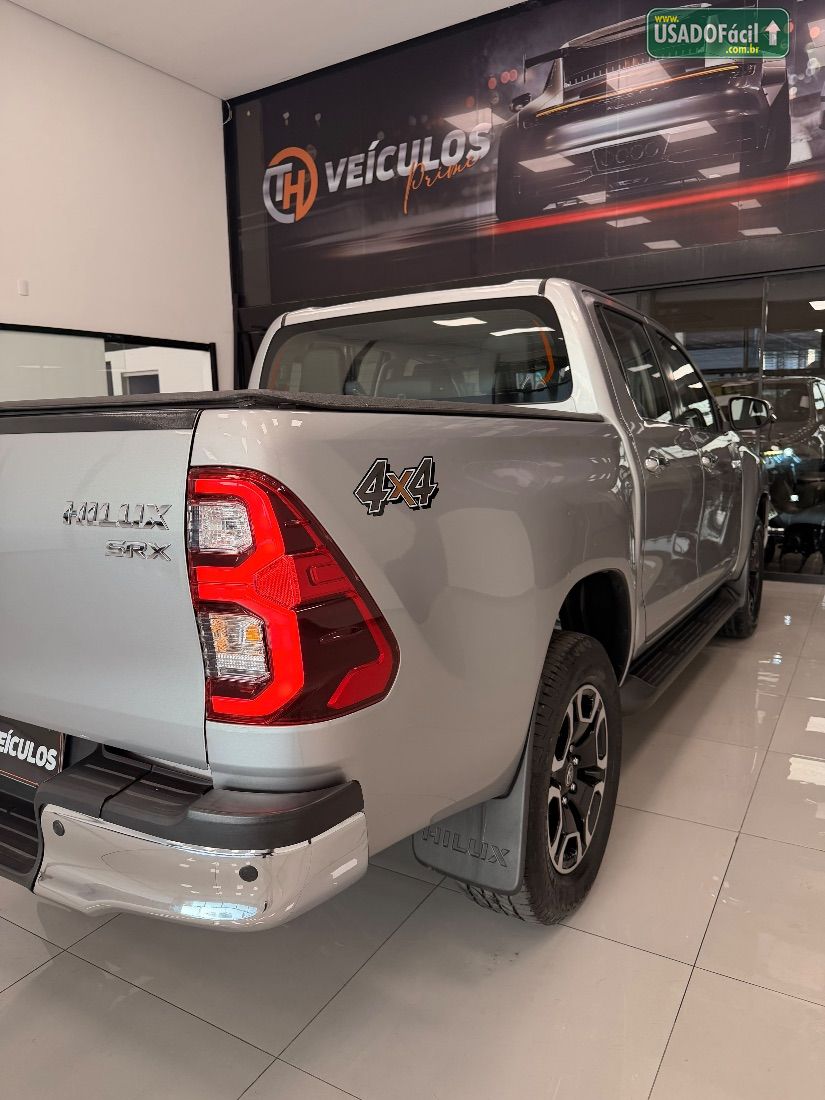 Toyota Hilux SRX CD 2.8 4x4 TDI Automático Diesel 2021/2022 — foto 11 de 19