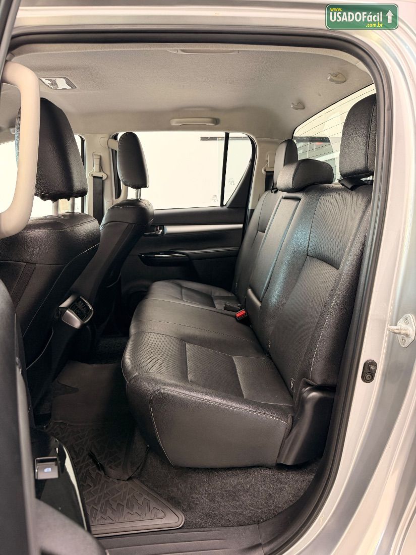Toyota Hilux SRX CD 2.8 4x4 TDI Automático Diesel 2021/2022 — foto 13 de 19